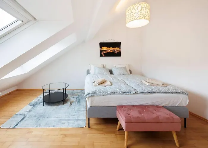 Scenic Rooftop Flat With Terrace *